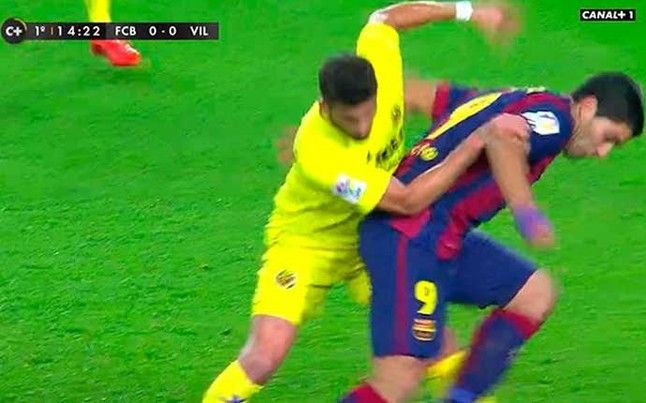 cometio-penalti-musacchio-sobre-luis-suarez-1423682723484