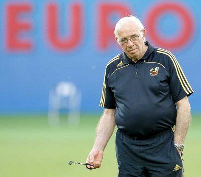 اراجونيس في تدريبات اسبانيا يوم السبت استعدادا لمباراة ايطاليا