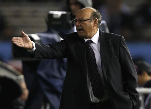 2013-10-12t003908z_76744395_gm1e9ac0nwx01_rtrmadp_3_soccer-world_reuters