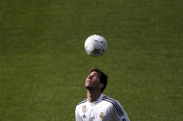 2015-01-26t163709z_694512004_gm1eb1r001n01_rtrmadp_3_soccer-spain-real-silva_reuters