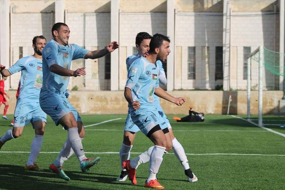 فرحة لاعبي ثقافي طولكرم      