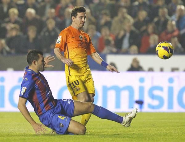 2012-11-25t211640z_1318473153_gm1e8bq0ee501_rtrmadp_3_soccer-spain_reuters