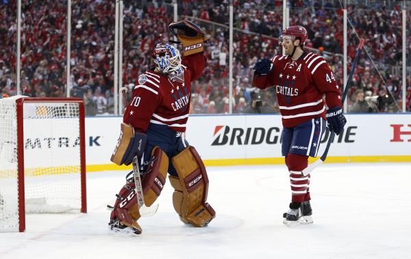 2015-01-01t215447z_1827230141_nocid_rtrmadp_3_nhl-winter-classic-chicago-blackhawks-at-washington-capitals_reuters