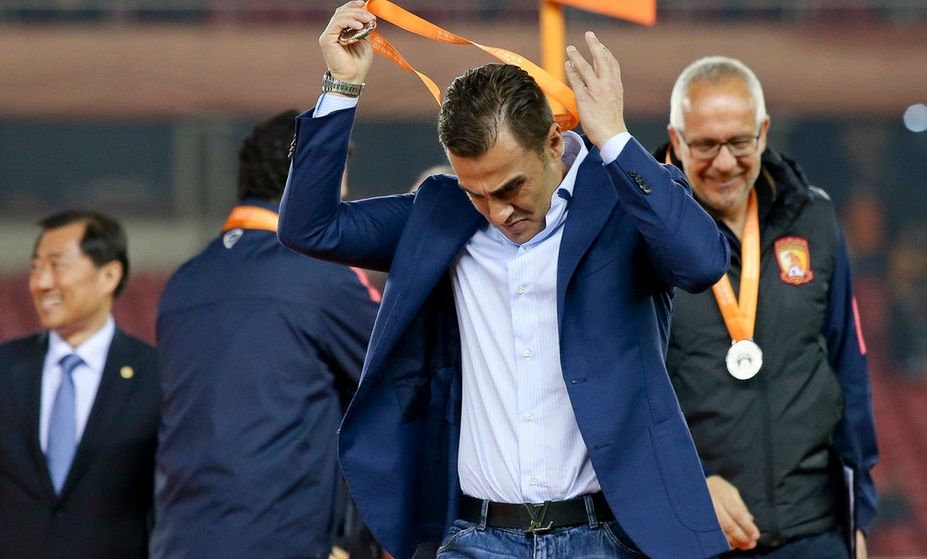 فابيو كانافارو يخلع الميدالية الفضية بعد خسارة كأس السوبر الصيني 2015