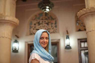 كفيتوفا بغطاء الرأس