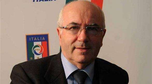 كارلو تافيكيو رئيس الاتحاد الايطالي لكرة القدم