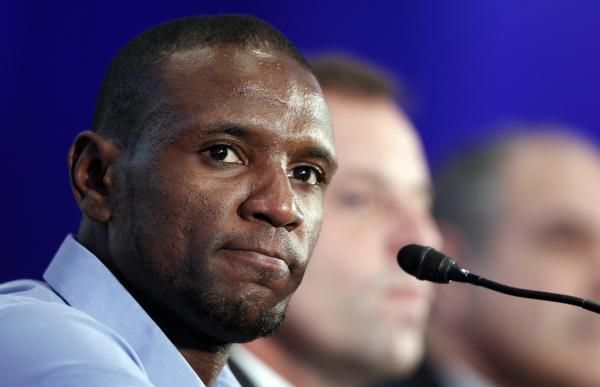 2013-05-30t131245z_198362371_gm1e95u1m0i01_rtrmadp_3_soccer-spain-barcelona-abidal_reuters