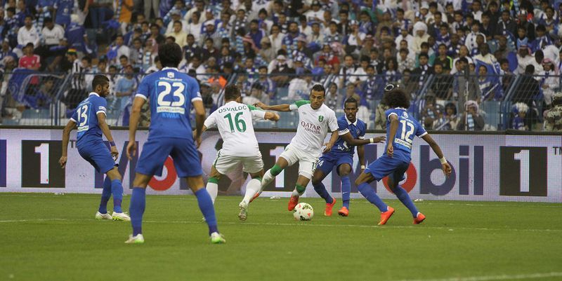 جانب من مباراة الهلال والأهلي في نهائي كأس ولي العهد