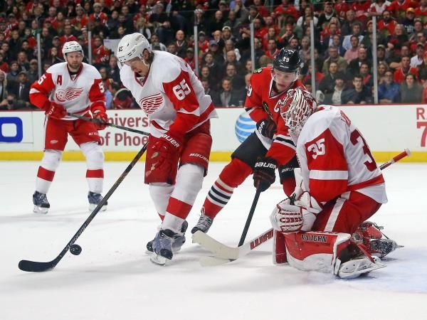 2015-02-19t035317z_1318225502_nocid_rtrmadp_3_nhl-detroit-red-wings-at-chicago-blackhawks_reuters