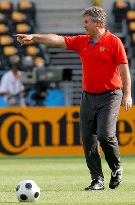 هيدنيك في تدريبات روسيا استعدادا لمباراة اسبانيا