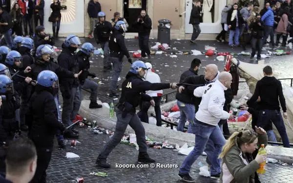 ?i=reuters%2f2015-02-19%2f2015-02-19t185306z_1020035864_gm1eb2k07w801_rtrmadp_3_soccer-europa-feyenoord-arrests_reuters