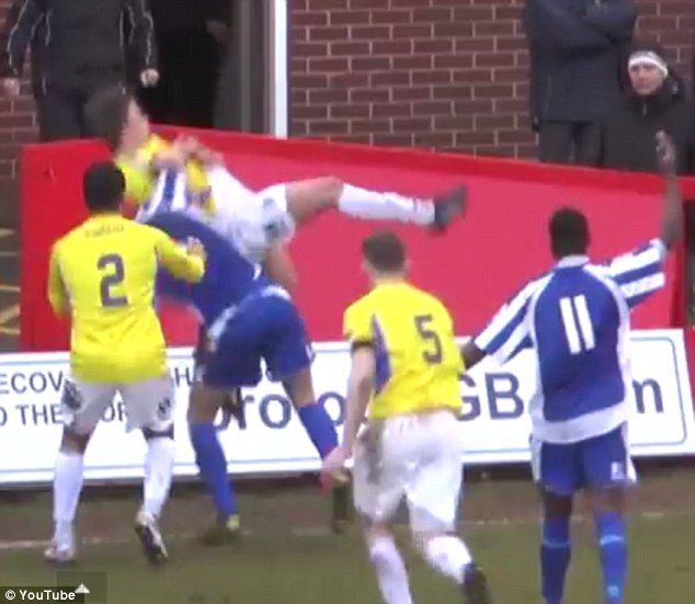 25EC24CF00000578-2963290-Worcester_defender_Khan_picked_up_young_Stockport_defender_and_t-a-47_1424557825881