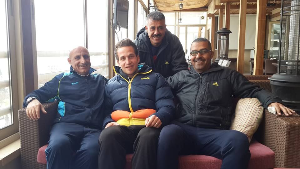 ​العتال مع الجهاز الفني لفريق الجزيرة