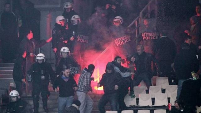 من أحداث الشغب في الدوري اليوناني