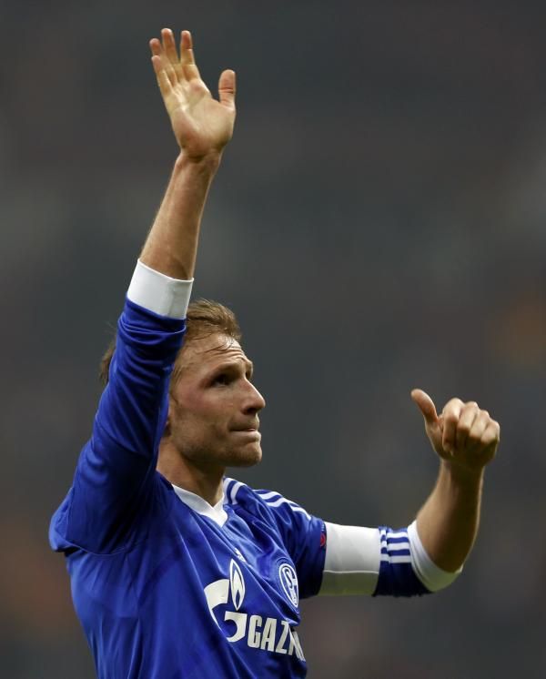 2013-02-20t215148z_321763834_lr1e92k1oq12a_rtrmadp_3_soccer-champions_reuters