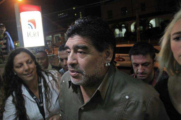 2015-01-11t012423z_1400834681_gm1eb1b0q0x01_rtrmadp_3_cuba-maradona_reuters