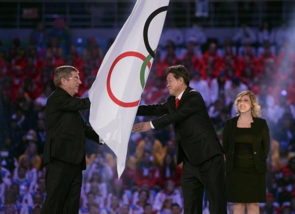 2014-02-23t184510z_1369516708_lr1ea2n1g2z7u_rtrmadp_3_olympics-ceremony_reuters