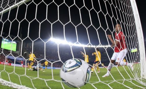 2010-12-18t170749z_01_abd15_rtridsp_3_soccer-club_reuters