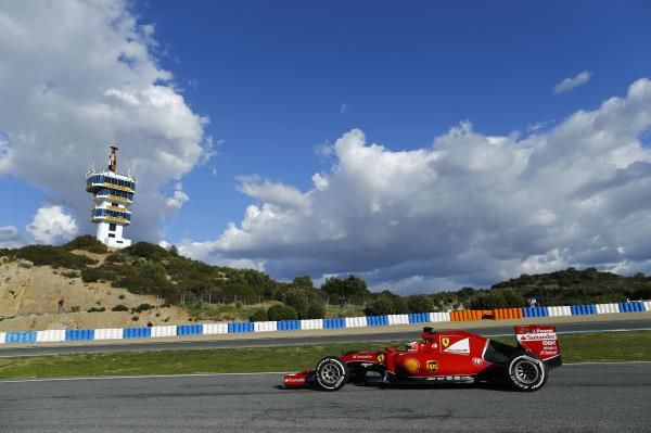 2015-02-04t171506z_62143654_gm1eb2503do01_rtrmadp_3_motor-racing-testing-ferrari_reuters