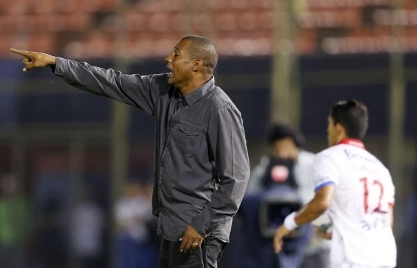 2014-02-21t001124z_485647613_gm1ea2l0kni01_rtrmadp_3_soccer-libertadores_reuters