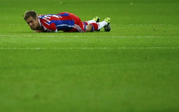 2014-11-18t143617z_282144179_lr1eabi14k6iu_rtrmadp_3_soccer-germany-bayern-lahm_reuters