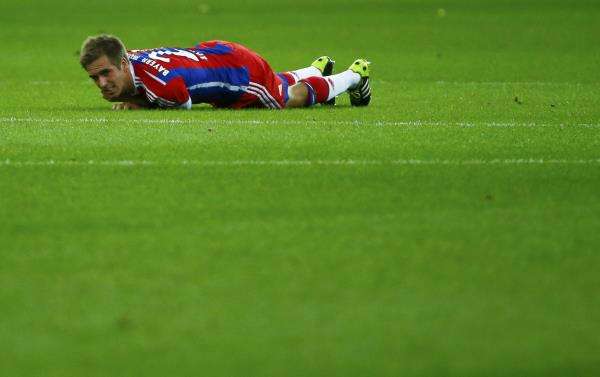 2014-11-18t143617z_282144179_lr1eabi14k6iu_rtrmadp_3_soccer-germany-bayern-lahm_reuters