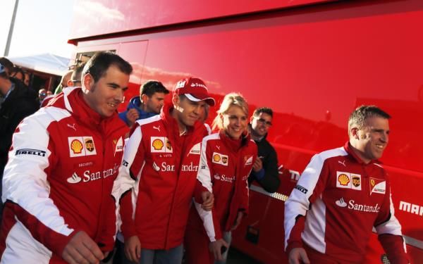 2015-02-01t170501z_1963034579_gm1eb2202xu01_rtrmadp_3_motor-racing-spain-testing_reuters