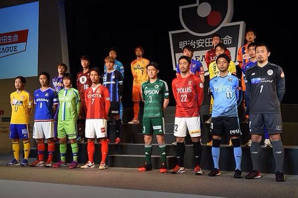 أندية الدوري الباني في حفل تدشين الموسم الجديد 2015