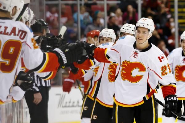 2015-03-07t035153z_894709197_nocid_rtrmadp_3_nhl-calgary-flames-at-detroit-red-wings_reuters
