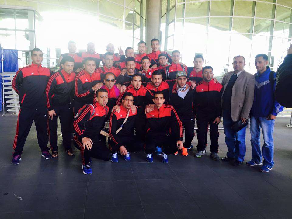 لاعبو ترجي واد النيص في مطار عمان الدولي       