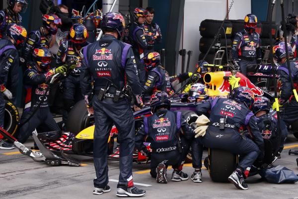 2014-03-16t141924z_1047583690_gm1ea3g1pxv01_rtrmadp_3_motor-racing-prix-ricciardo-exclusion_reuters