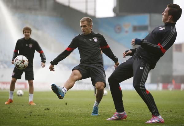 2014-11-18t141816z_1621770438_lr1eabi13q5im_rtrmadp_3_soccer-germany-bayern-lahm_reuters