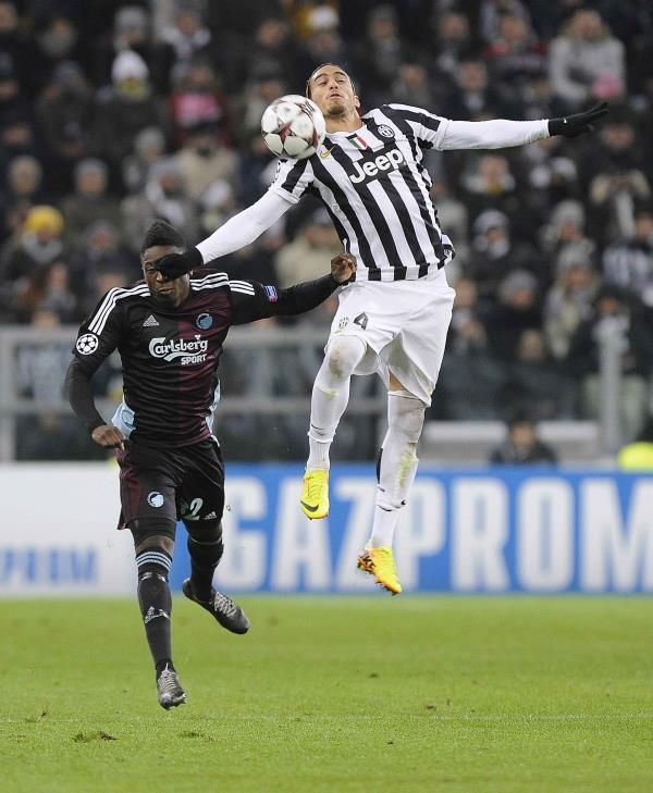 2013-11-27t215610z_819874494_gm1e9bs0gdj01_rtrmadp_3_soccer-champions_reuters