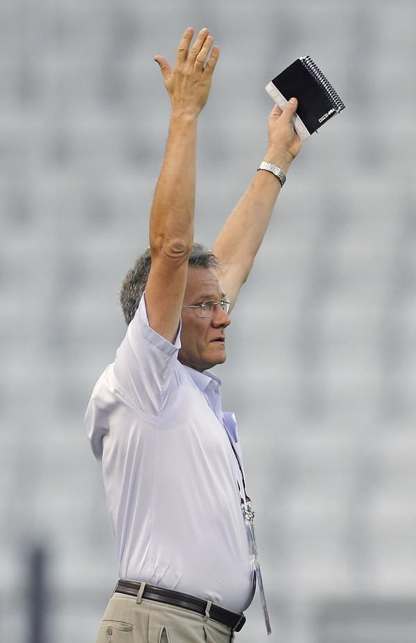 2012-11-23t154451z_106555977_gm1e8bn1ttx01_rtrmadp_3_soccer_reuters