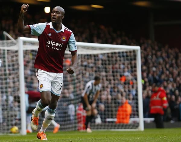 2014-01-18t160357z_223363440_gm1ea1j004i01_rtrmadp_3_soccer-england_reuters