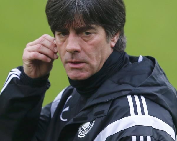 2014-11-12t102754z_44066409_lr1eabc0t28vy_rtrmadp_3_soccer-euro_reuters