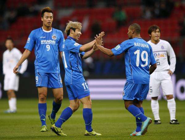 2012-12-12t081329z_66032505_gm1e8cc18ur01_rtrmadp_3_soccer-club-world_reuters