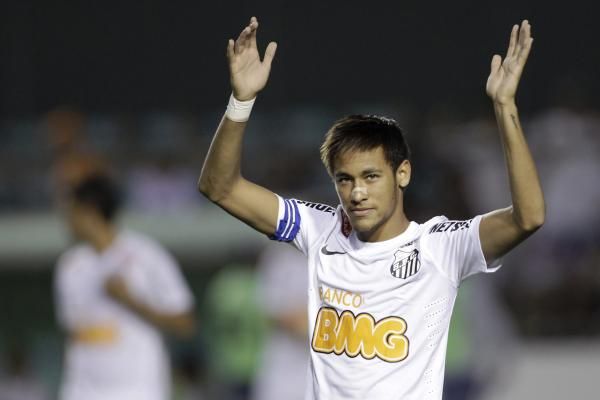 2012-11-10t215657z_544356173_gm1e8bb0ggn01_rtrmadp_3_soccer-latam_reuters