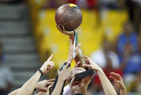 2013-09-12t024453z_1409268790_gm1e99c0tg501_rtrmadp_3_basketball_reuters