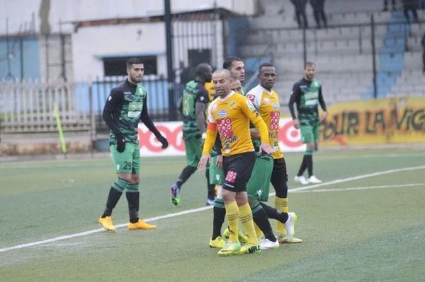 اتحاد بلعباس مع شباب قسنطينة 