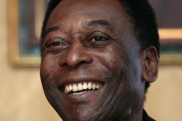 2014-11-27t164131z_2014950463_gm1eabs01sr01_rtrmadp_3_soccer-pele_reuters