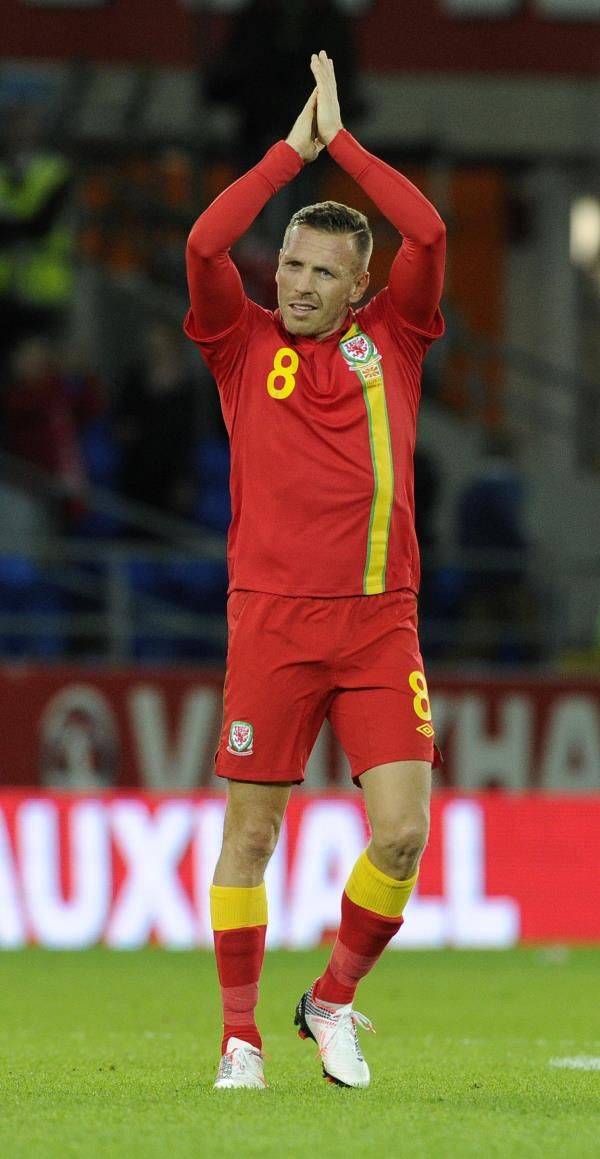 2013-10-11t211741z_486142430_gm1e9ac0efr01_rtrmadp_3_soccer-world_reuters