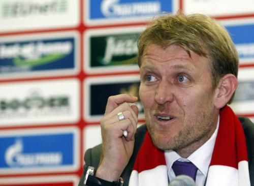 2010-12-09t194320z_01_bel03_rtridsp_3_soccer-europe-redstar_reuters