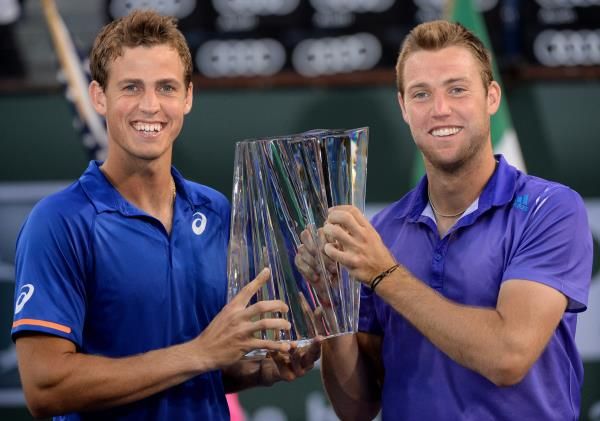 2015-03-22t023244z_1245080268_nocid_rtrmadp_3_tennis-bnp-paribas-open-pospisil-sock-vs-bolelli-fognini_reuters