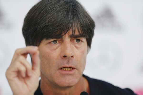 2014-10-13t112746z_823213754_lr1eaad0vu07q_rtrmadp_3_soccer-euro-germany_reuters