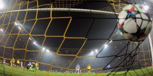 2015-03-18t215936z_998942673_lr2eb3i1p3273_rtrmadp_3_soccer-champions_reuters