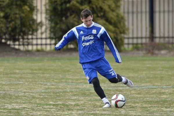 2015-03-24t215918z_1283657716_nocid_rtrmadp_3_soccer-argentina-national-team-practice_reuters