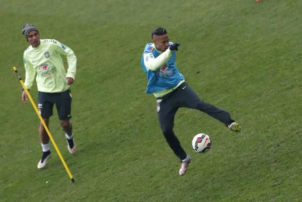 2015-03-24t190235z_109158426_pm1eb3o1ie401_rtrmadp_3_soccer-friendly-brazil_reuters