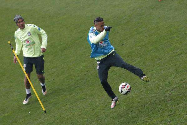 2015-03-24t190235z_109158426_pm1eb3o1ie401_rtrmadp_3_soccer-friendly-brazil_reuters