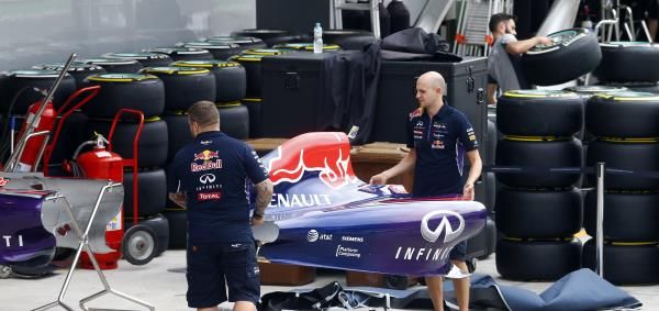 2014-11-06t121435z_976467550_gm1eab61k4q01_rtrmadp_3_motor-racing-prix_reuters